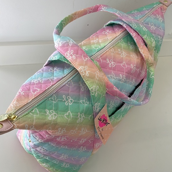 NWT LUVBETSEY BY BETSEY JOHNSON WEEKENDER DUFFLE OVERNIGHTED BAG QUILTED PASTEL - Picture 4 of 9